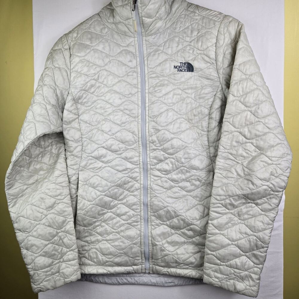 The North Face Women’s M ThermoBall Jacket. Flaws